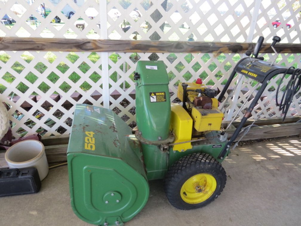 John Deere 524 Snow Thrower