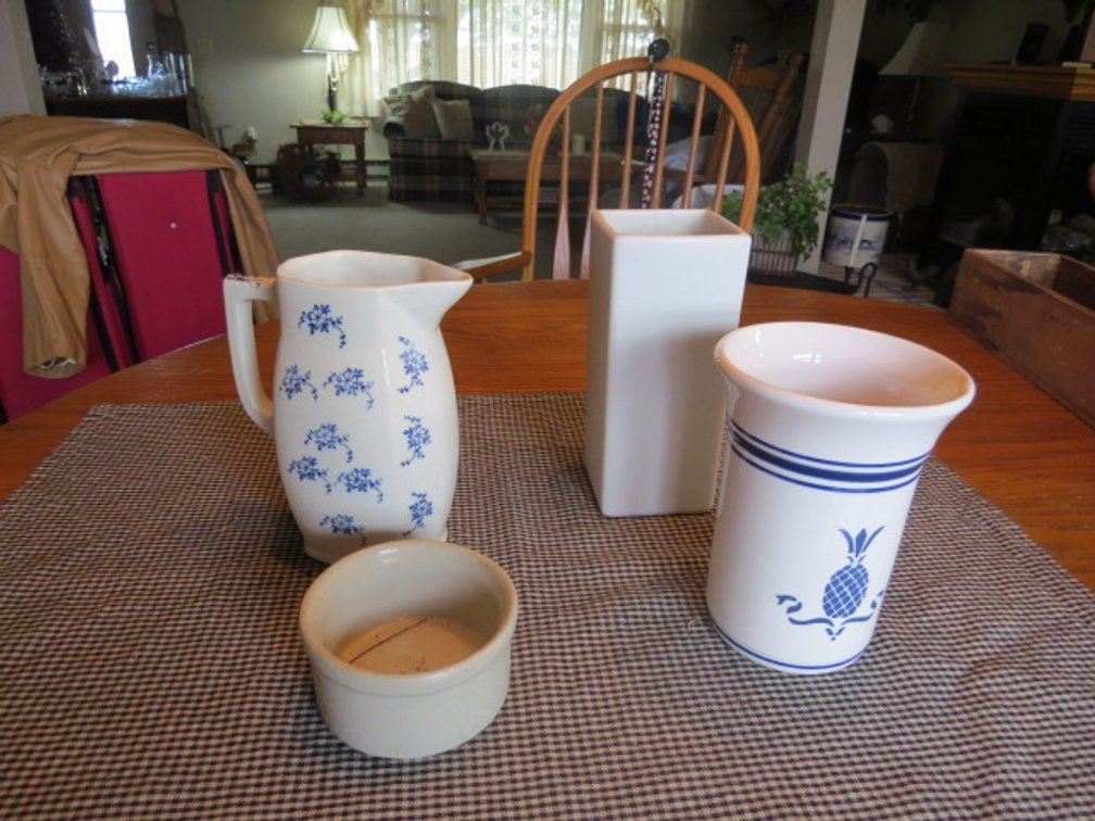 Assorted Ceramic Pieces