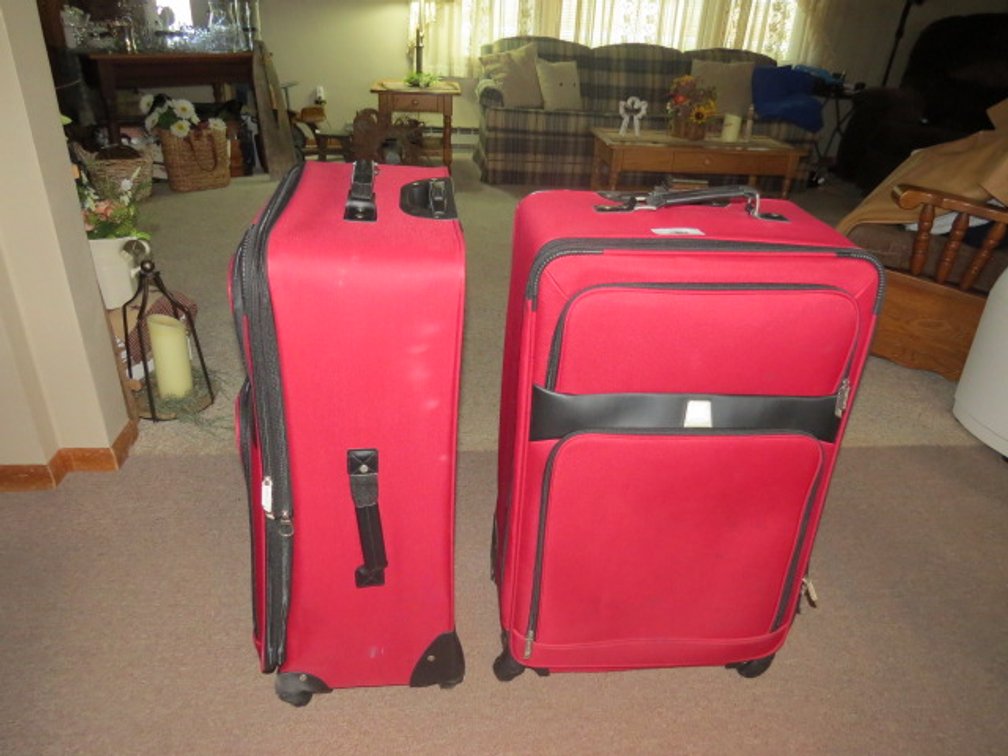 (2) Pieces of matching Forecast Luggage