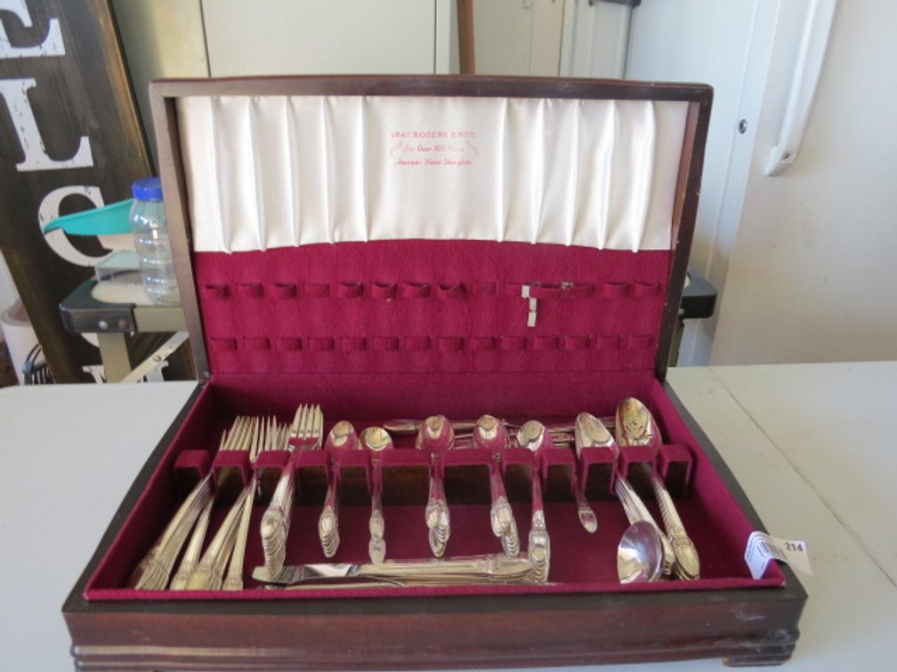 1847 Rogers Bros. Silverplated Flatware Set