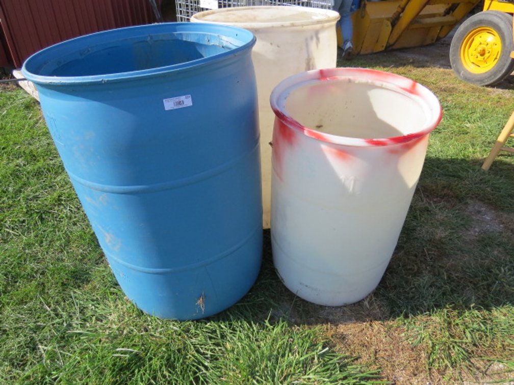 Large plastic drumb containers