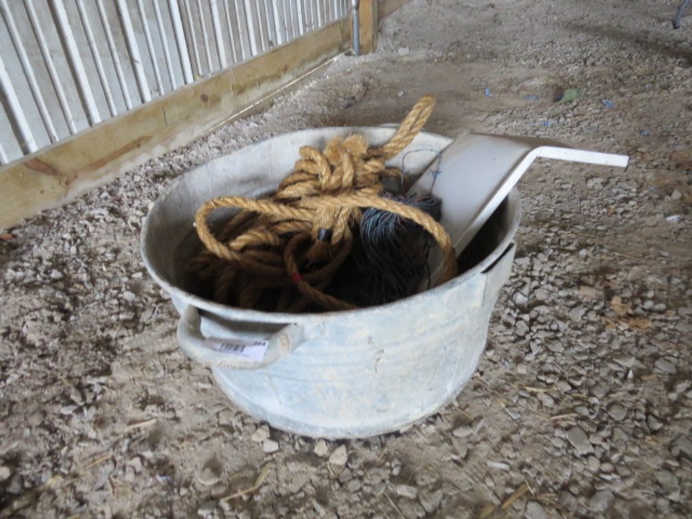 Galvanized Metal Tub with Rope