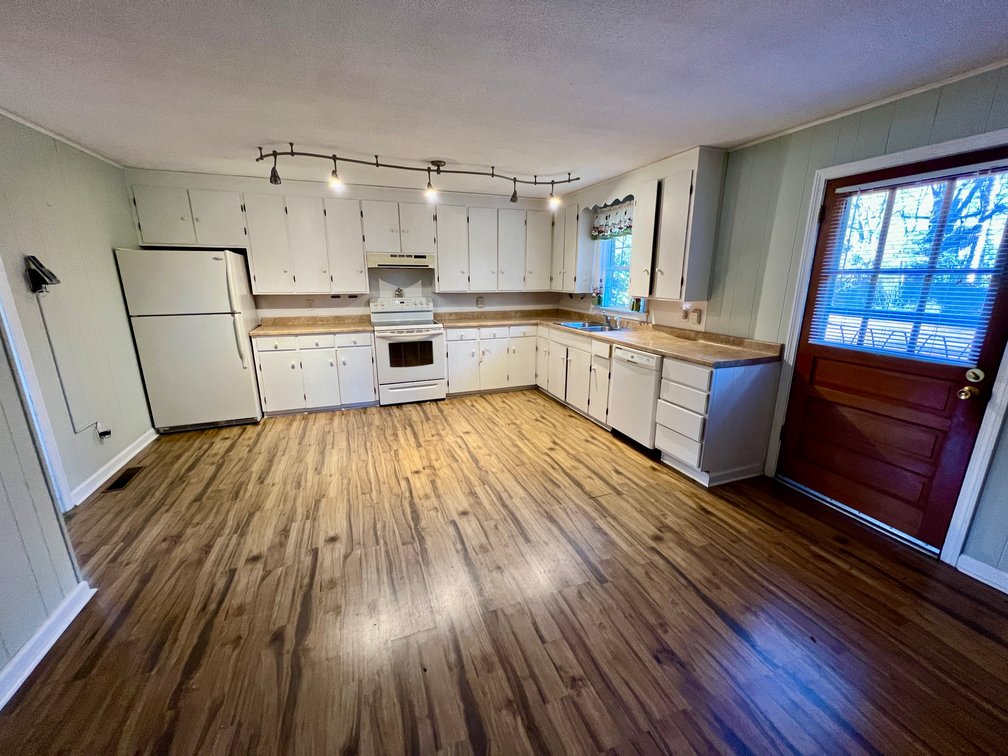 Adorable Brick Home in Taylorsville, NC Auction