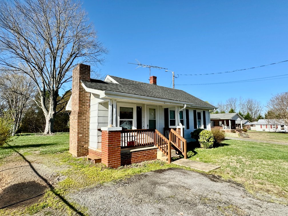JUDICIAL SALE - 2 Bed/1 Bath Home in East Bend, NC