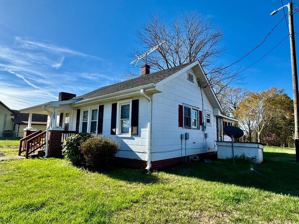 JUDICIAL SALE - 2 Bed/1 Bath Home in East Bend, NC