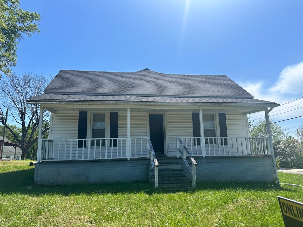 Hickory Home Auction