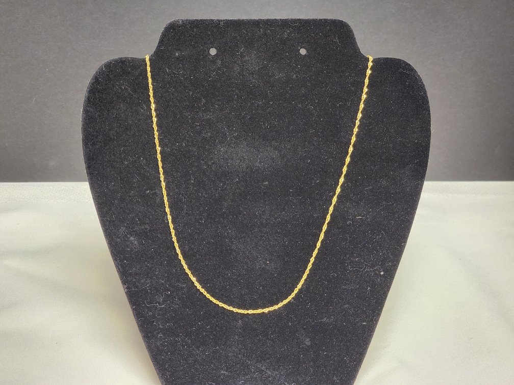 10K Gold Necklace 