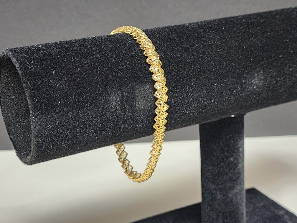 10K Gold Bracelet 