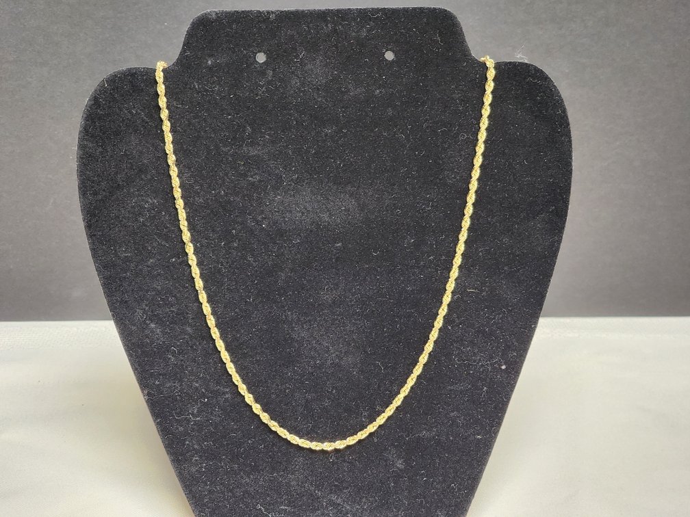 10K Gold Necklace 
