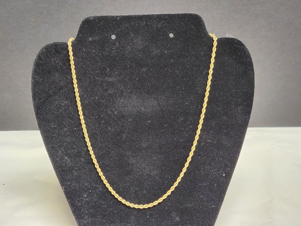 10K Gold Necklace 