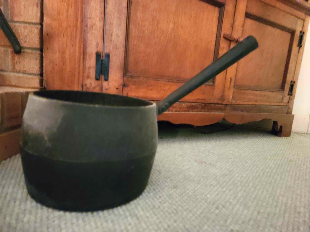 Cast Iron Melting Pot