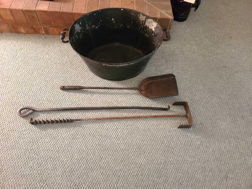 Metal Pan/Fireplace Tools