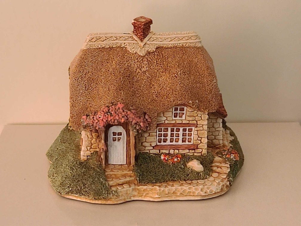 Lilliput Cottage Collections House
