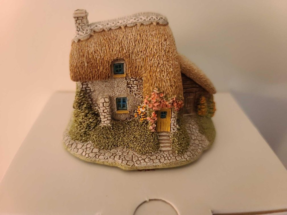 Lilliput Cottage Collection House