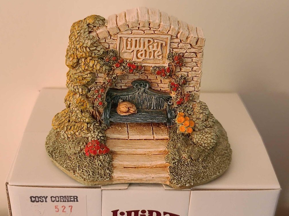 Lilliput Cottage Collections House