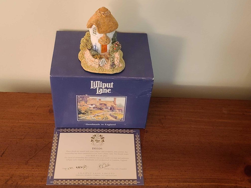 Lilliput Lane Cottage Collections House