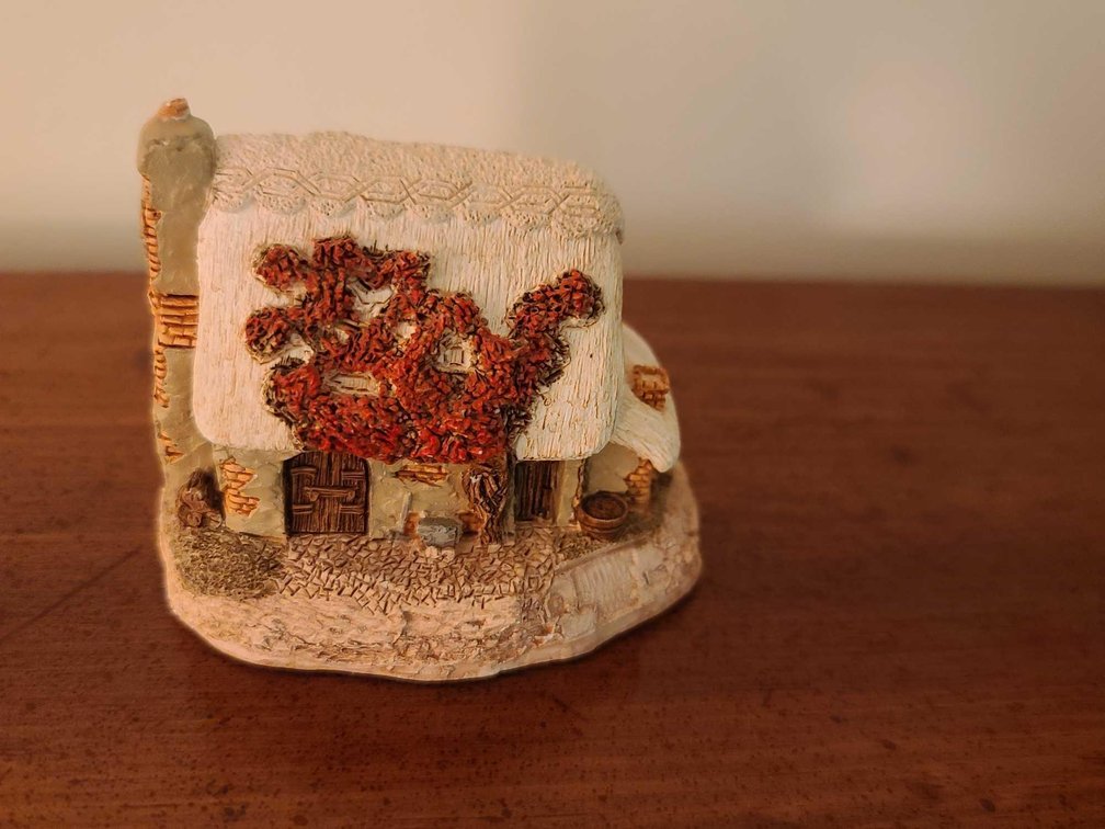Lilliput Lane Cottage Collections House