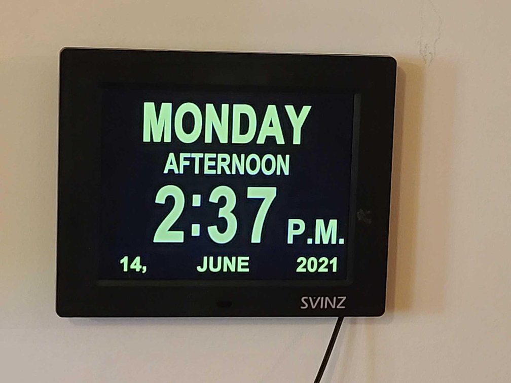 Svinz Clock/Wall Art/GE Radio 