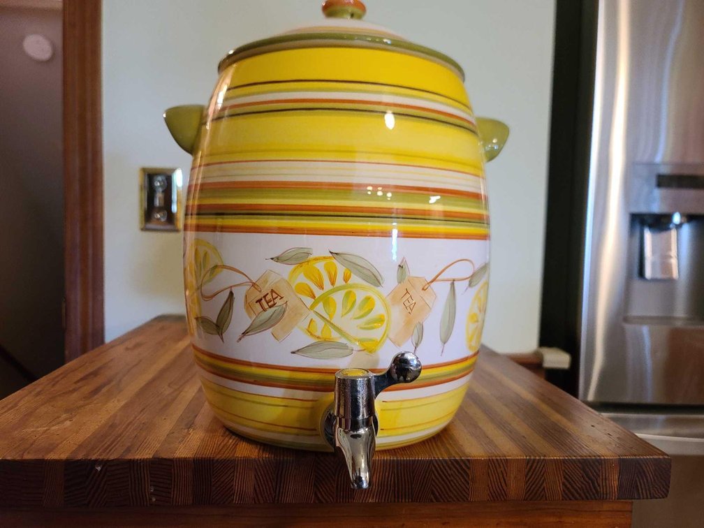 Tabletops Lifestyles Beverage Jug