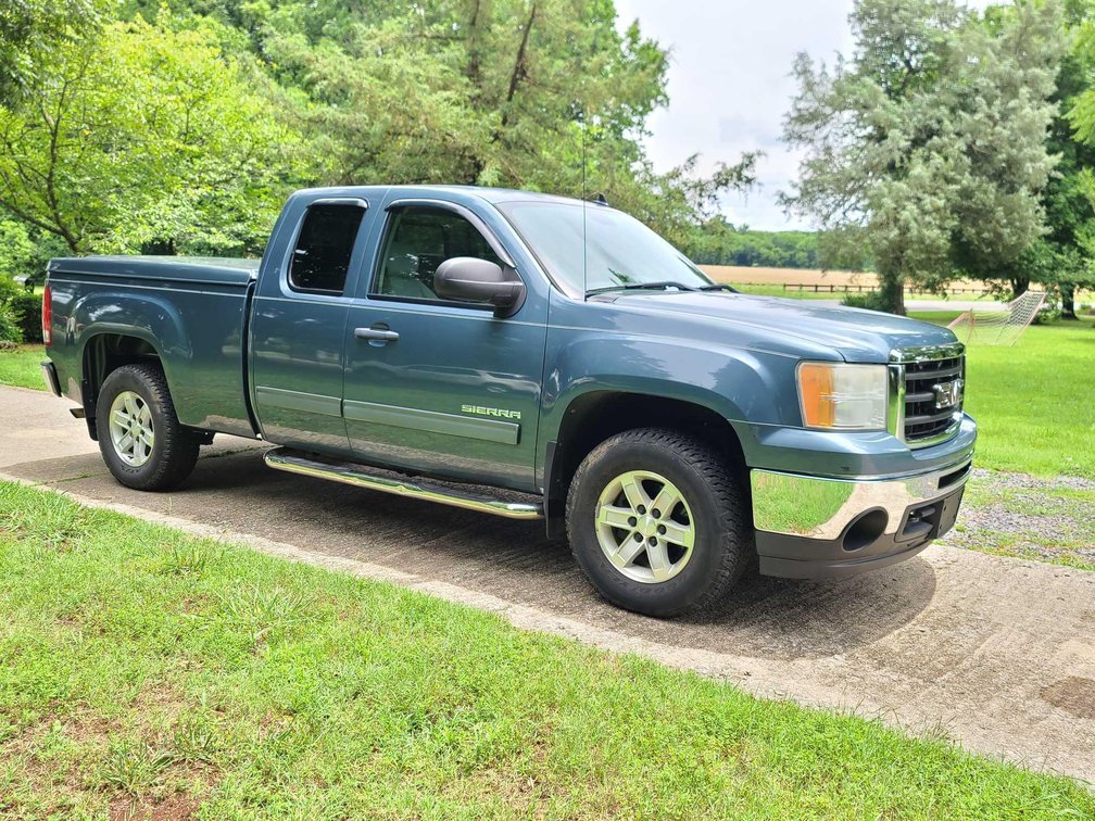 2010 GMC Sierra SLE 4 x 4