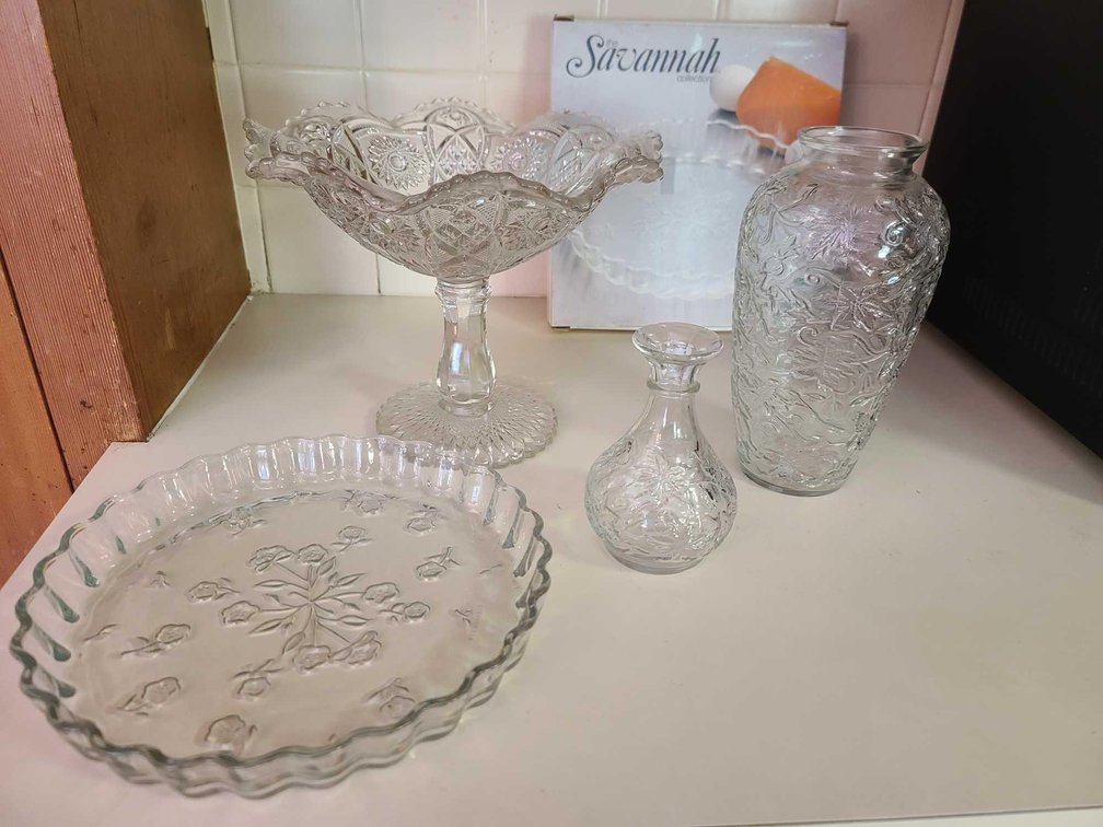 Quiche Dish/Pedestal Dish/Princess House Vases