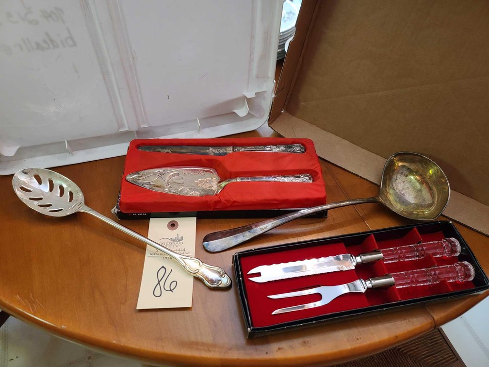 Cake Server/Serving Utensils