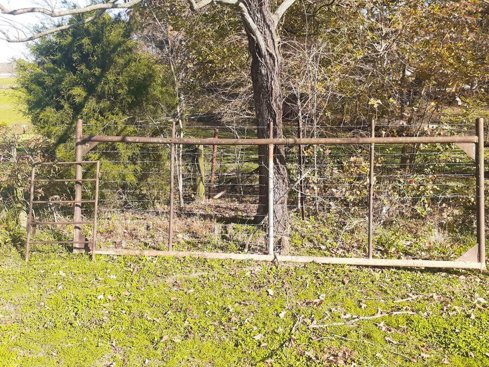 2 Farm Gates