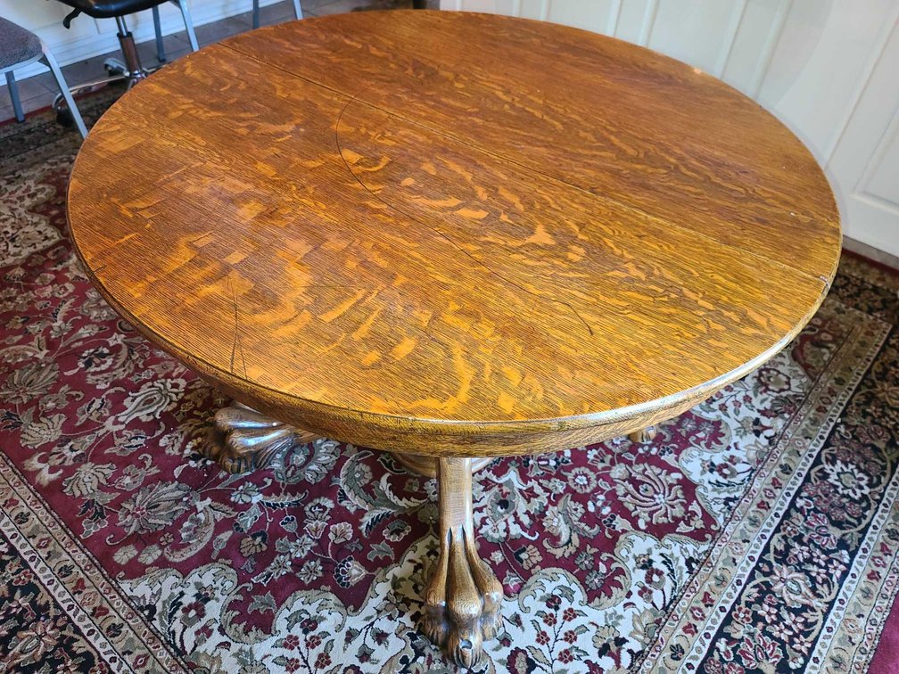 Claw Foot Table
