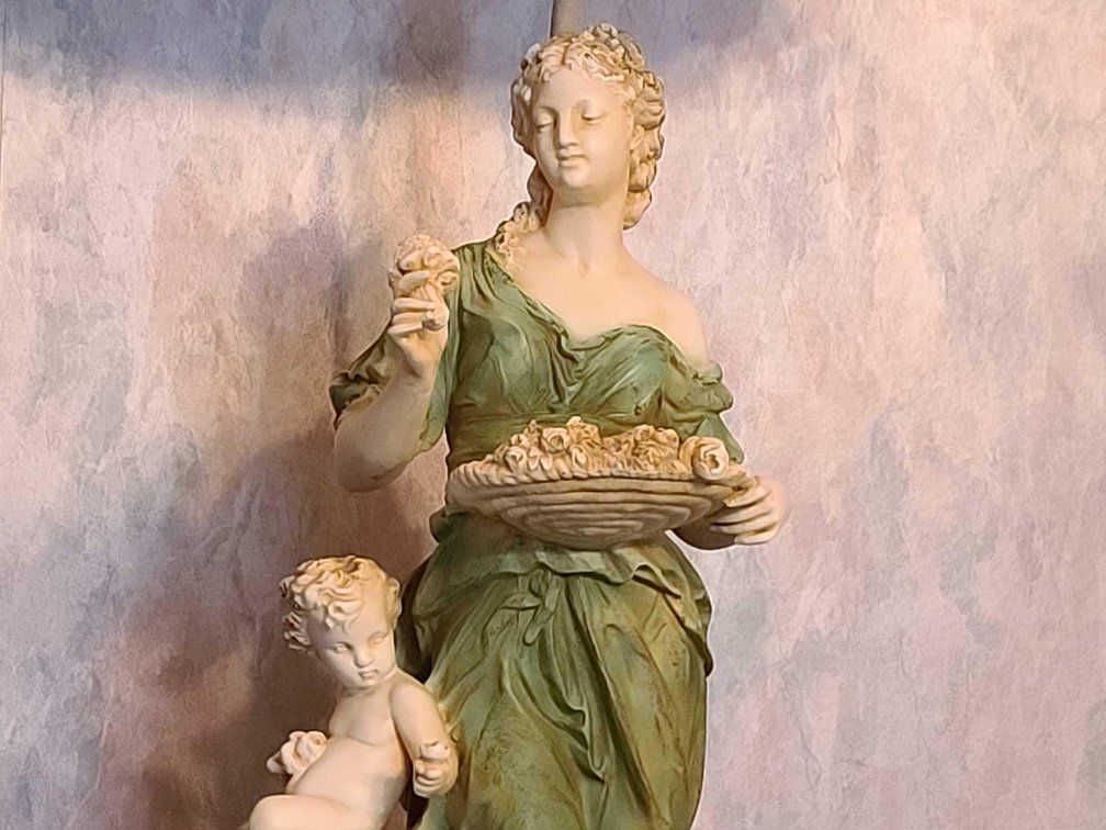 Antique Statue Lamp