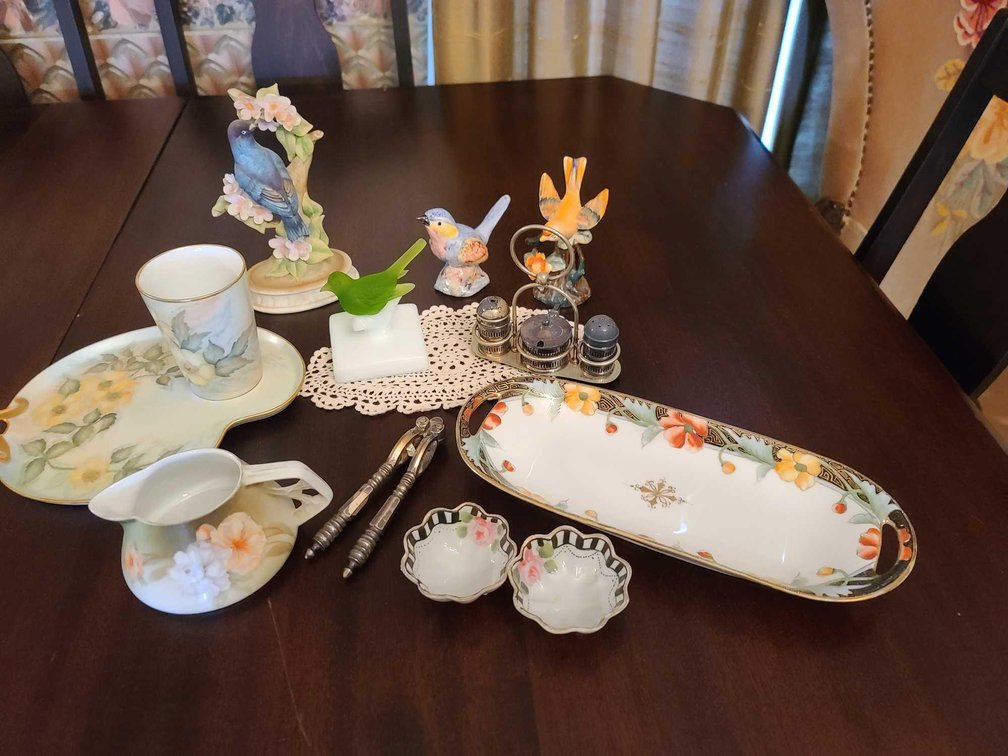 Nippon Tray/Nutcracker/Figurines