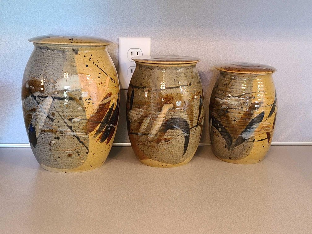 Mangum Pottery Set