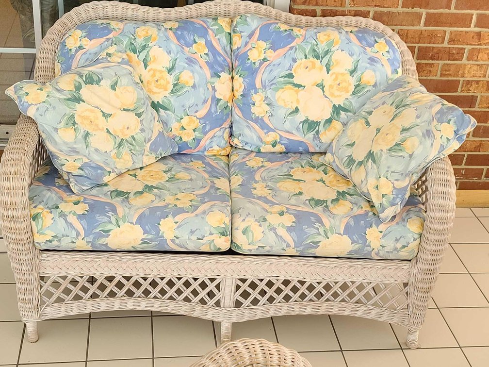 Wicker Love Seat Sofa