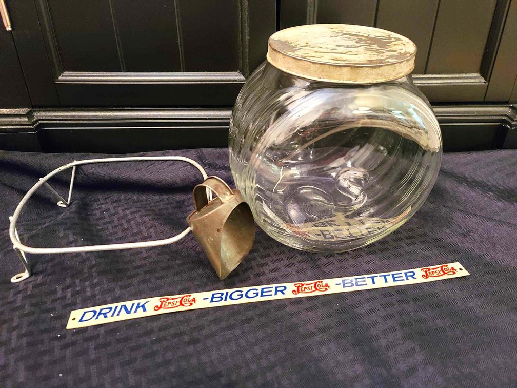 Nut Jar w/Scoop