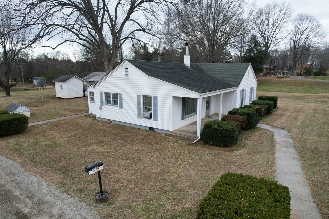 SELLING ABSOLUTE Highway 64 Opportunity - Mocksville, NC