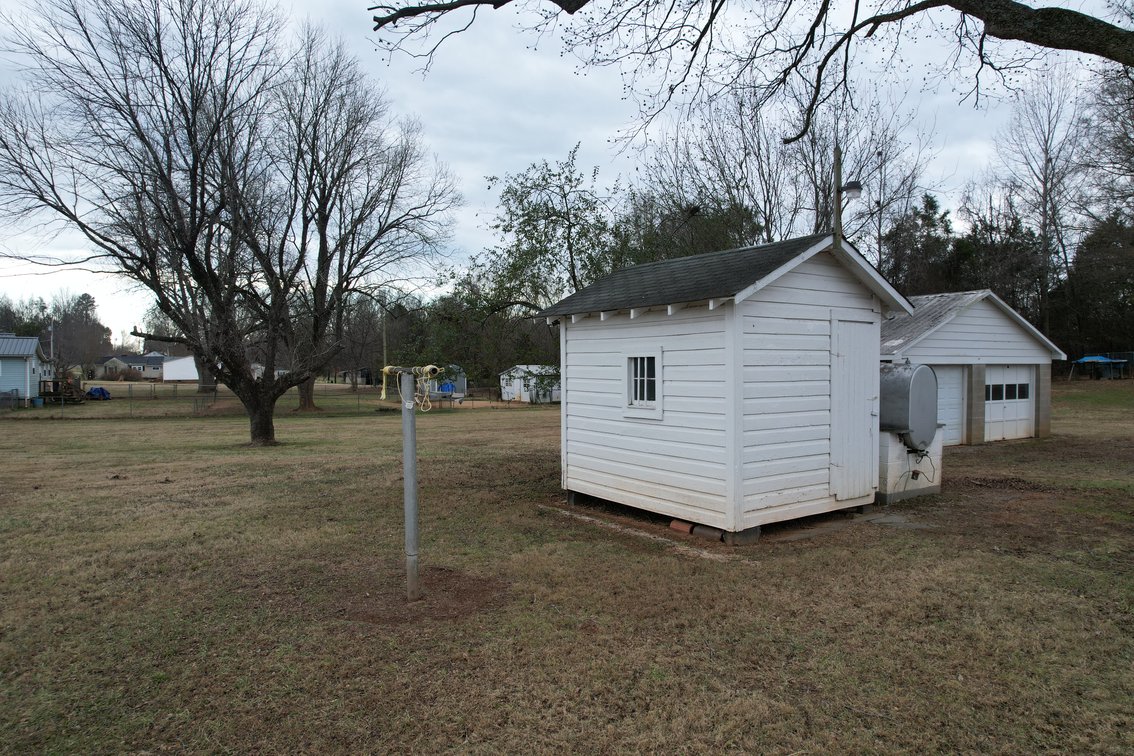 SELLING ABSOLUTE Highway 64 Opportunity - Mocksville, NC