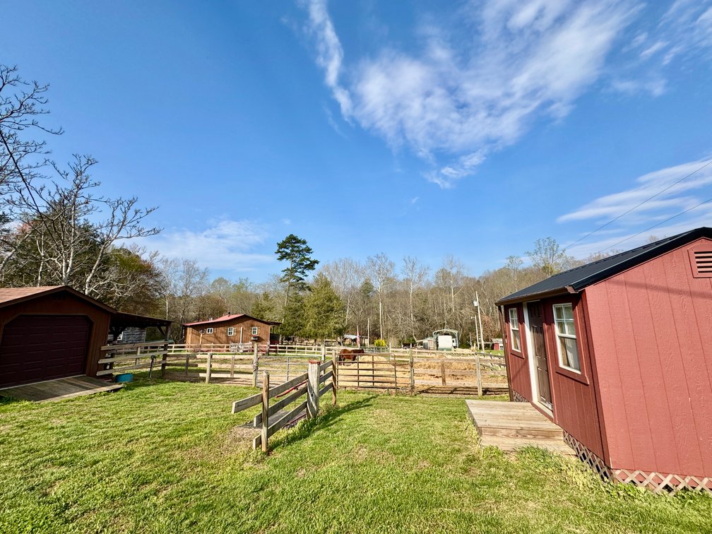 Love Valley Cabin