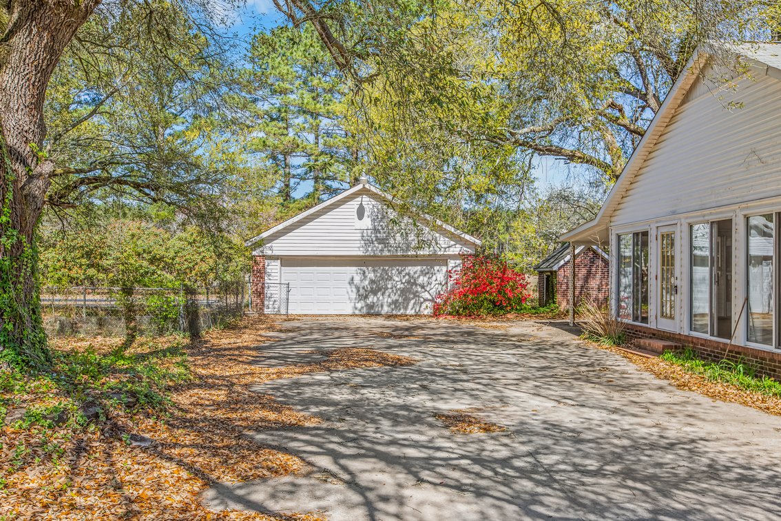 Bethune, SC Farm