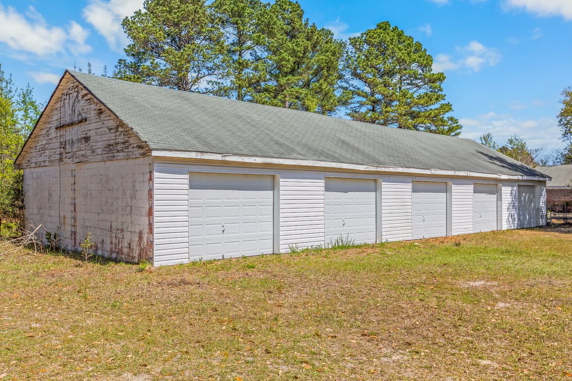 Bethune, SC Farm