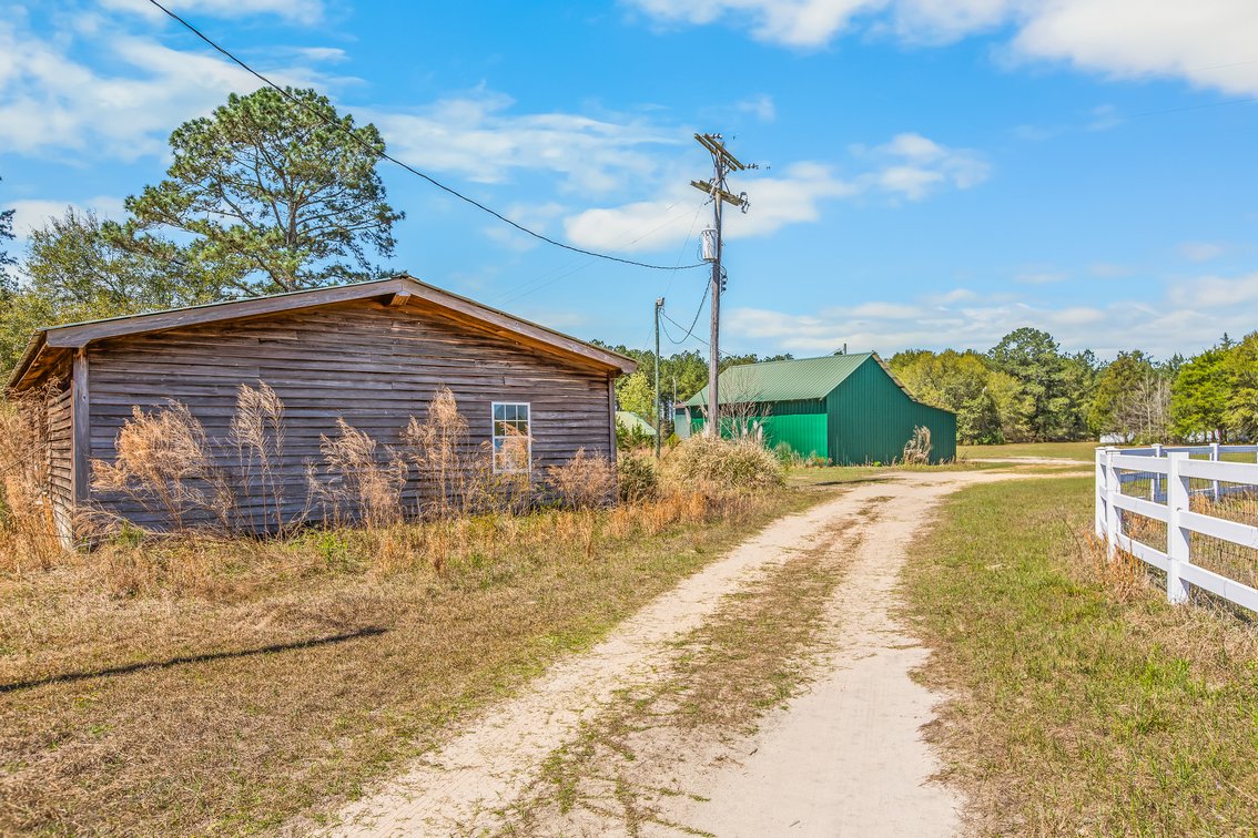 Bethune, SC Farm