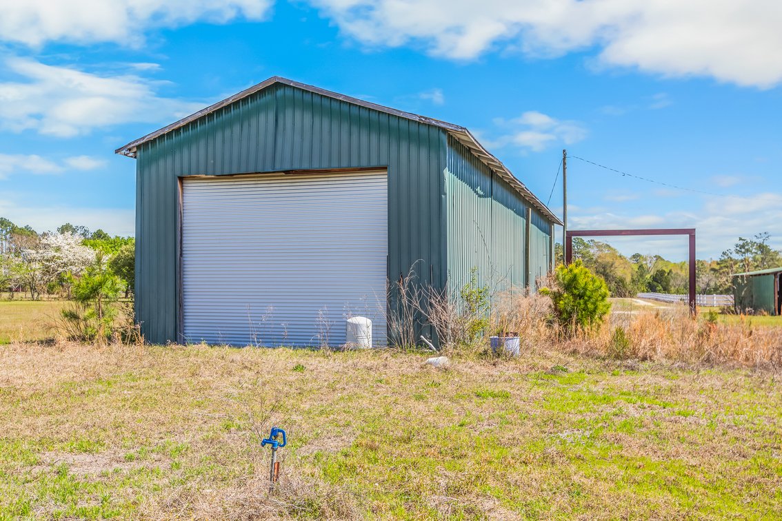 Bethune, SC Farm