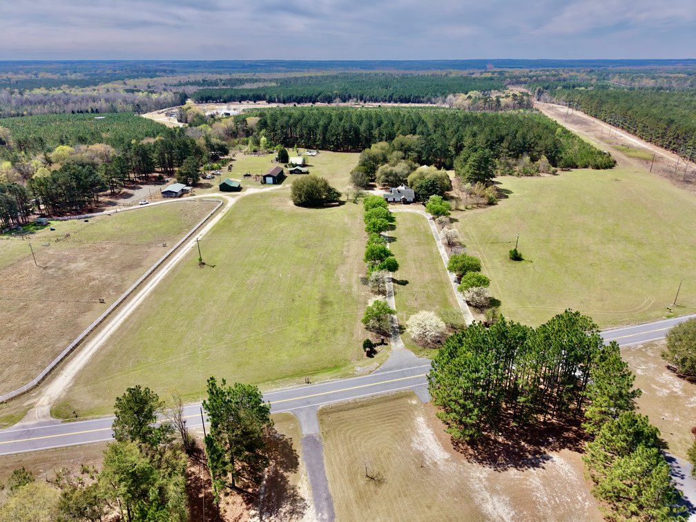 Bethune, SC Farm