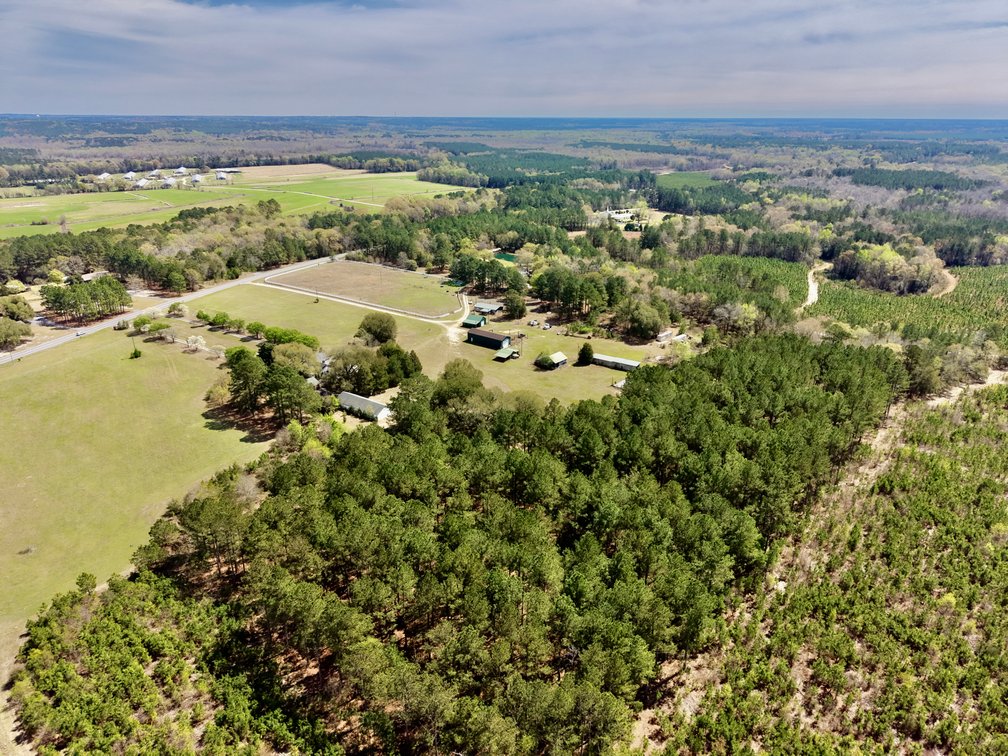 Bethune, SC Farm