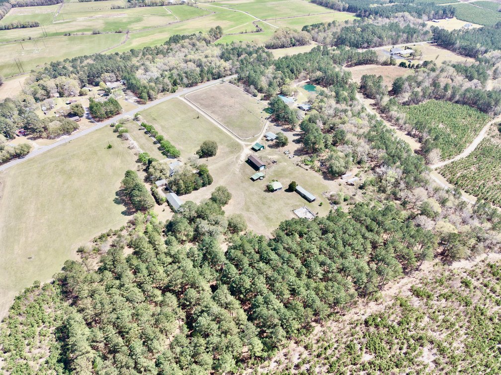 Bethune, SC Farm