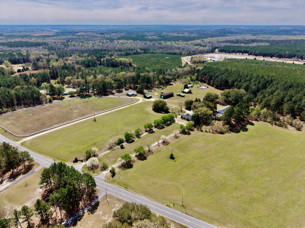 Bethune, SC Farm