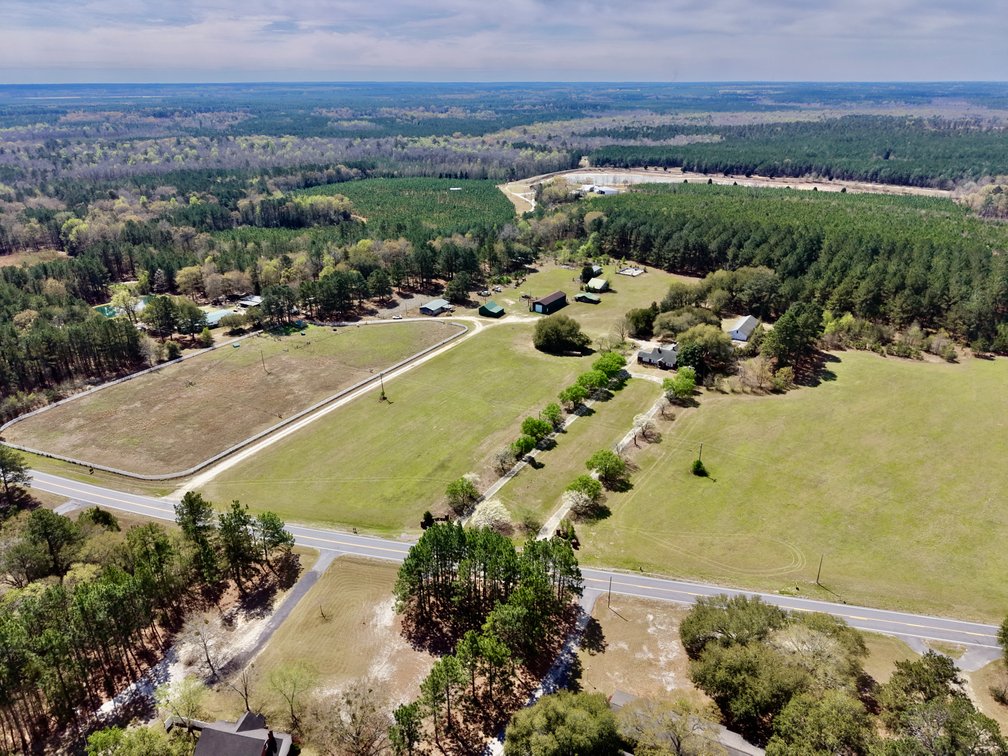 Bethune, SC Farm