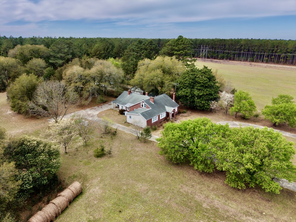 Bethune, SC Farm