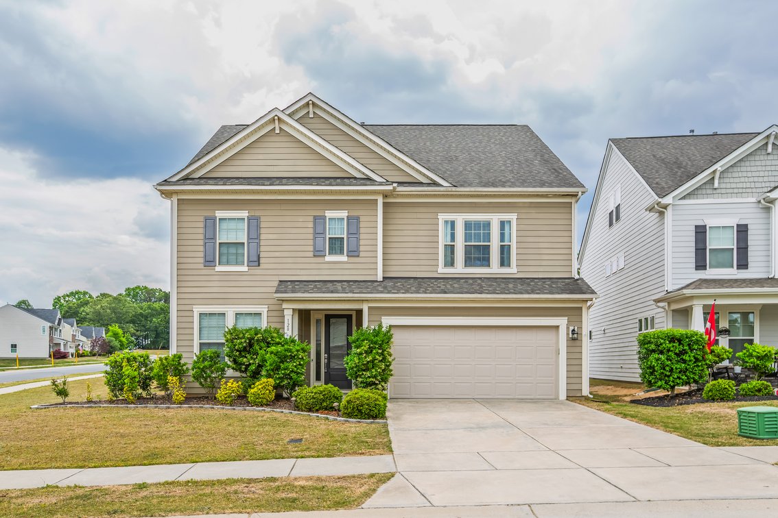 5 Bedroom Home on Corner Lot in Mooresville, NC