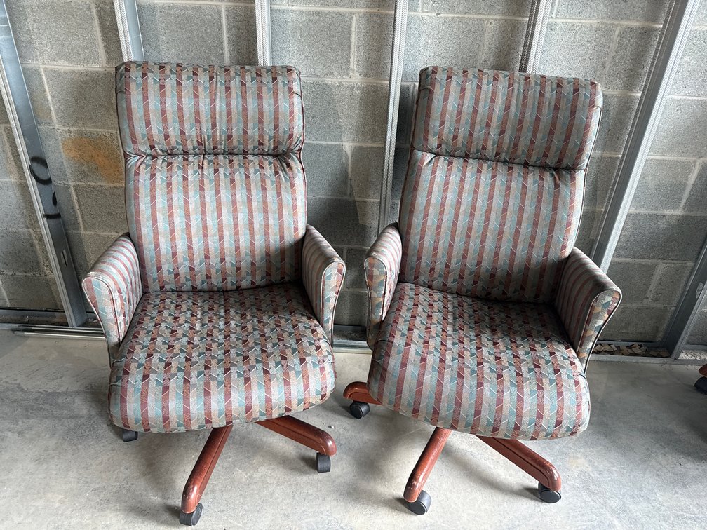 Commercial Office Furniture, Equipment & Décor Auction – Cubicles, Seating, Fixtures & More!