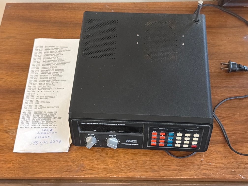 Realistic PRO-2020 AM-FM Programmable Scanner