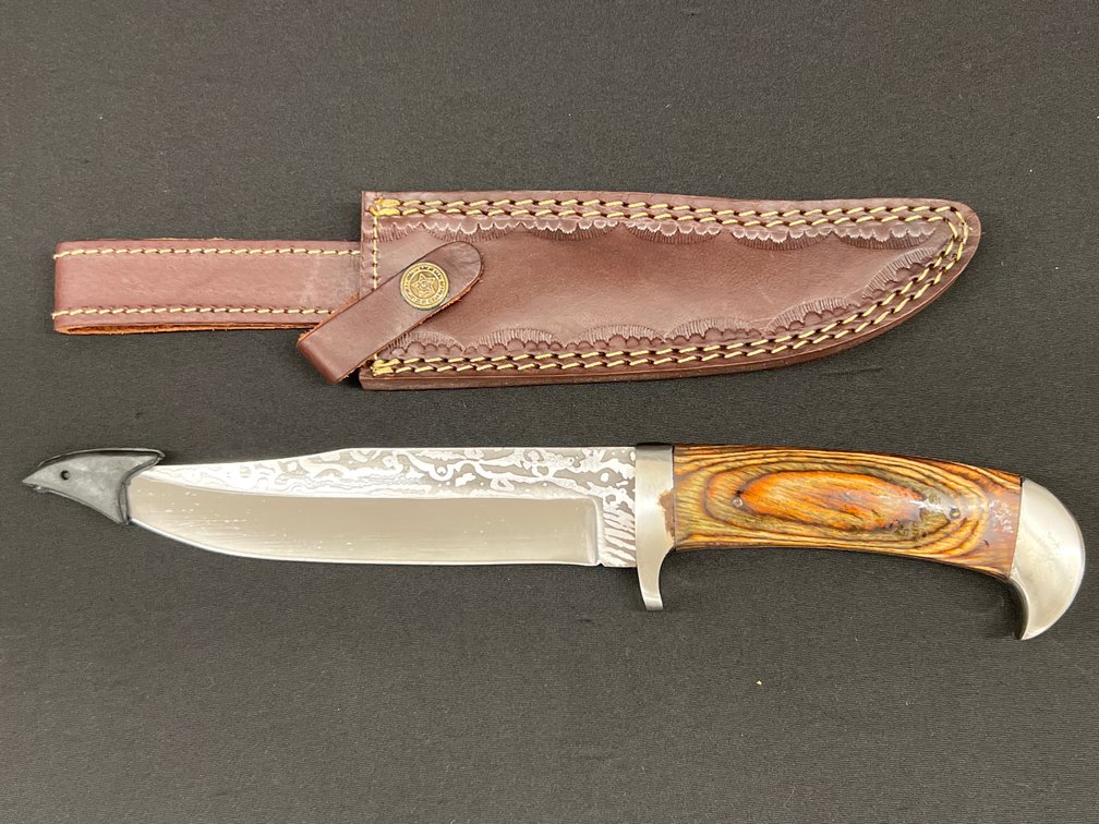 Damascus Pattern Fixed Blade Knife